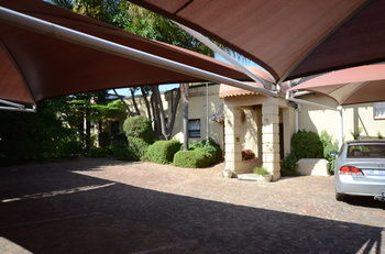 Norscot Manor Guest Lodge Sandton Exterior foto